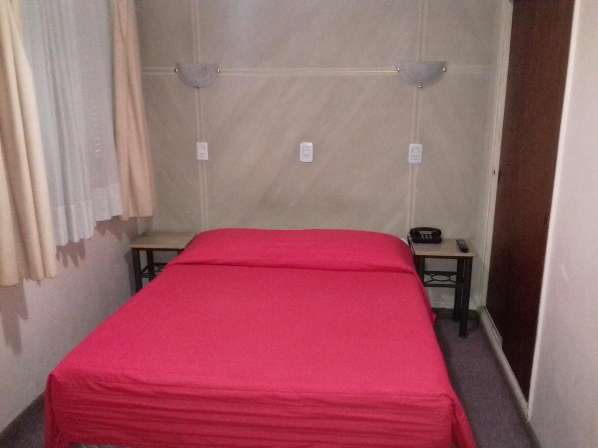 Hotel Milena メンドーサ エクステリア 写真